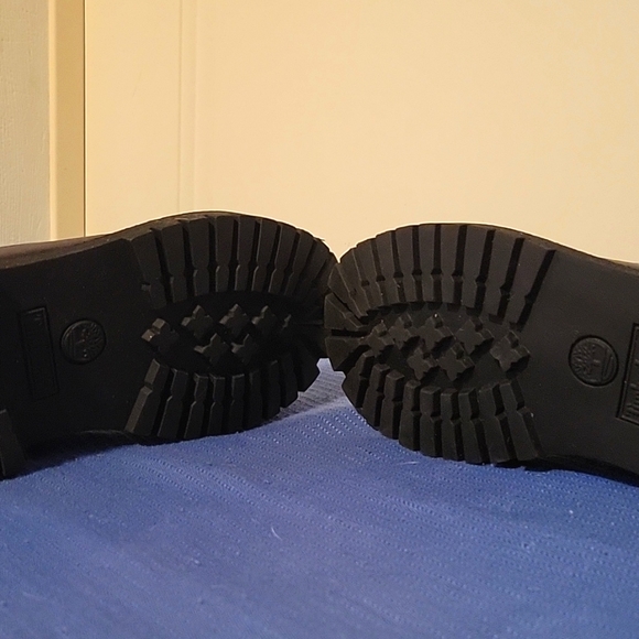Black Timberland Boots - Picture 3 of 5